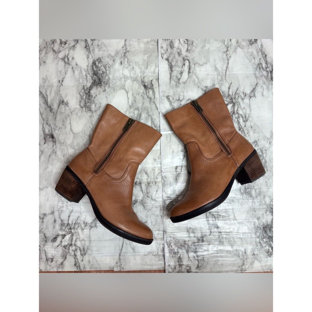 Lands end Tan Leather exposed Zipper Ankle Boots Casual Western Style size 7.5